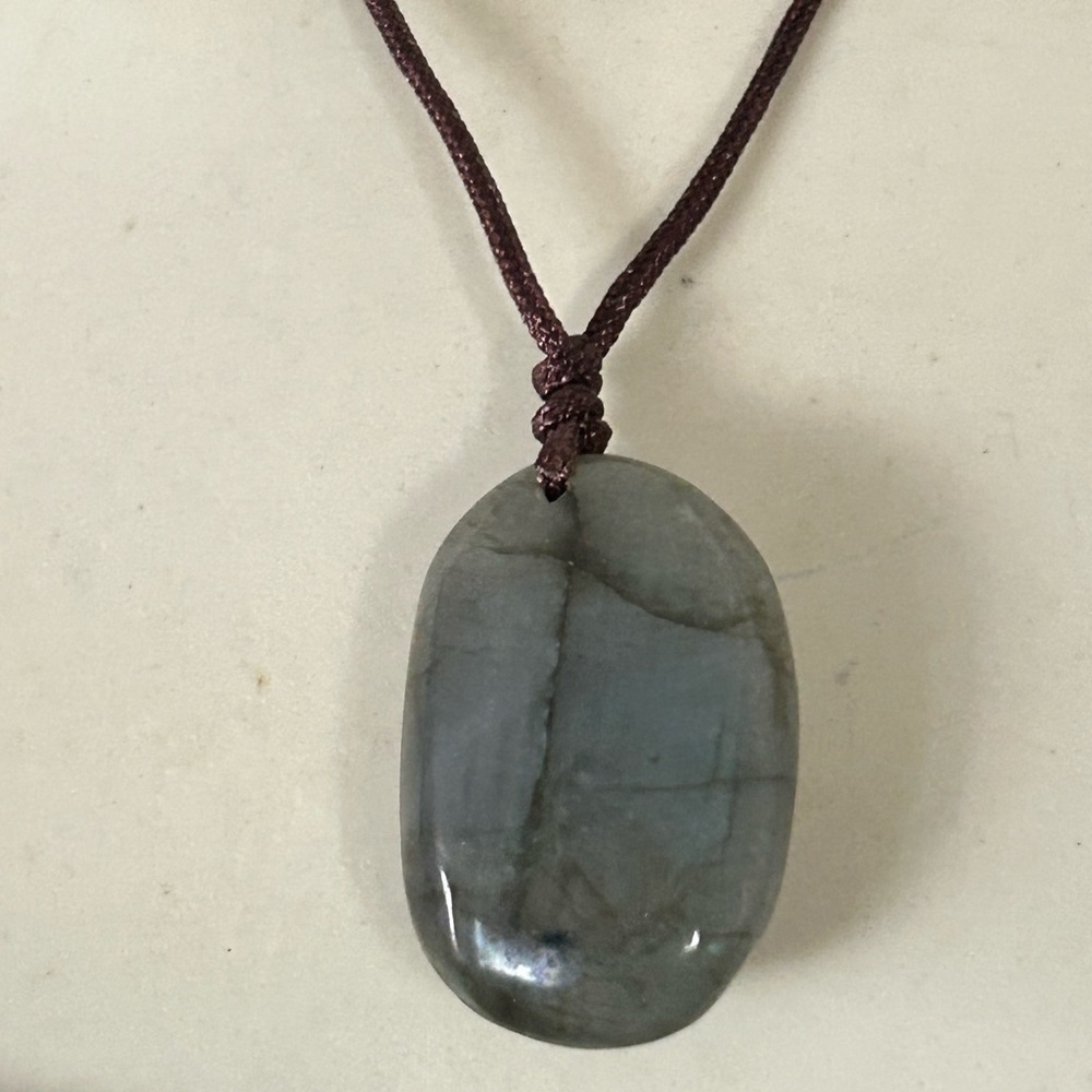 Blue Labradorite Crystal Pendant Necklace - Picture 2 of 7